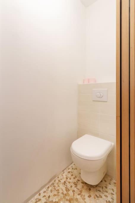 1 Bedroom/clim/wifi, St Michel Station